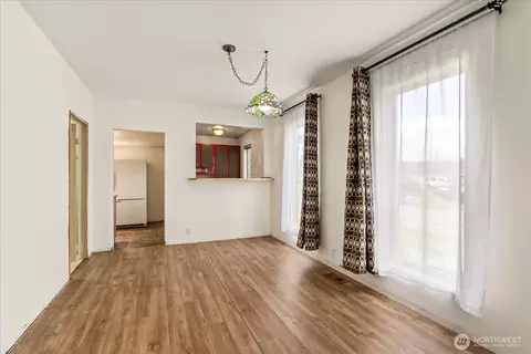 Living - 2402 Cleveland Ave, Everett, WA 98201 photo 5 of 6