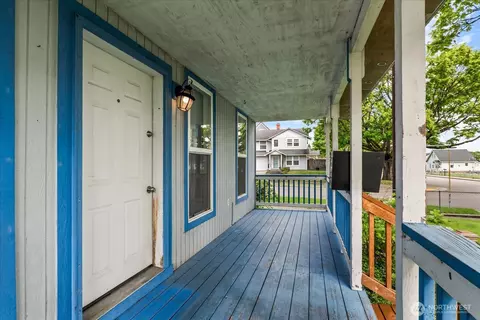 Exterior - 2402 Cleveland Ave, Everett, WA 98201 photo 1 of 5