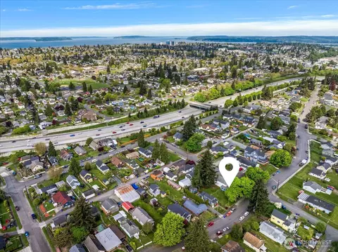 View/Area - 2402 Cleveland Ave, Everett, WA 98201 photo 3 of 4