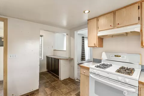 Kitchen - 2402 Cleveland Ave, Everett, WA 98201 photo 3 of 3