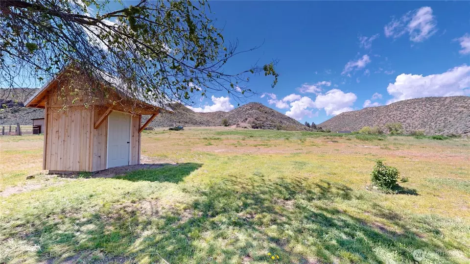 Exterior - 155 Hwy 7, Tonasket, WA 98855 photo 4 of 4