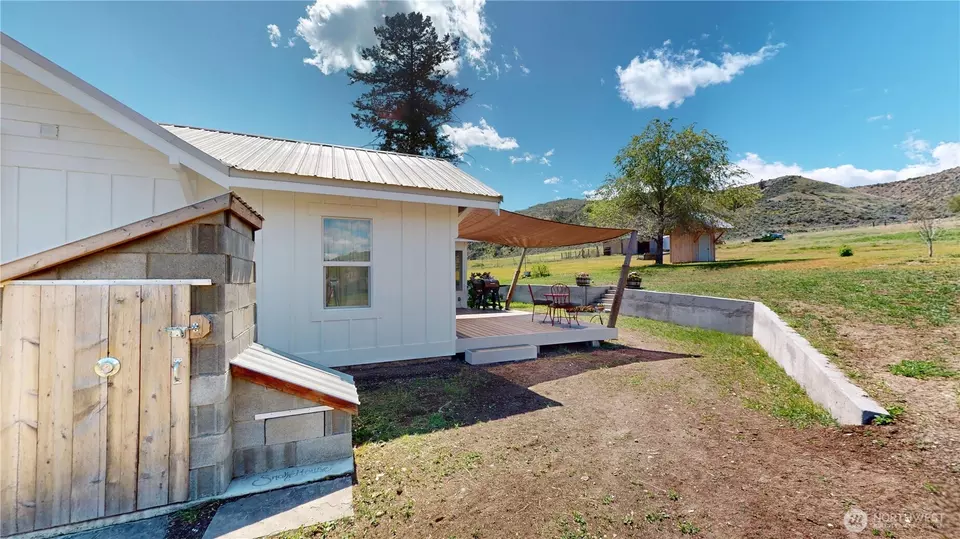 Exterior - 155 Hwy 7, Tonasket, WA 98855 photo 2 of 4
