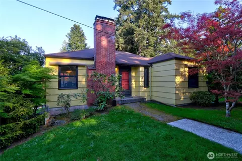 9624 15th Ave NE, Seattle, WA 98115