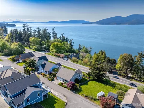 3504 Oakes View Ln, Anacortes, WA 98221