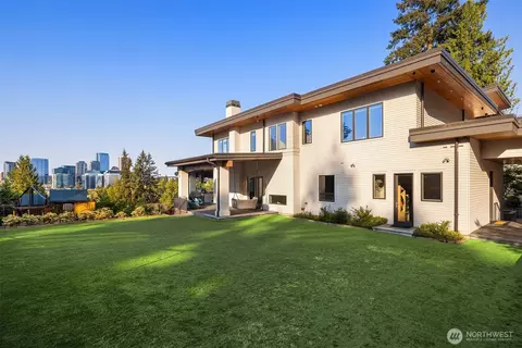 Exterior - 209 Northside Rd, Bellevue, WA 98004 photo 7 of 12