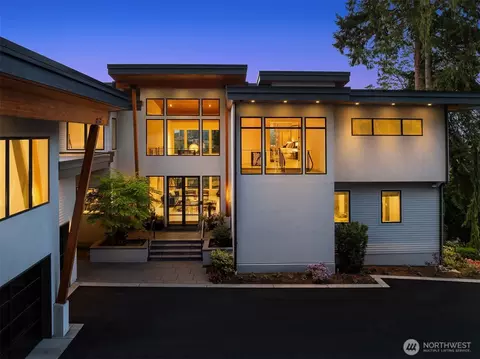 Exterior - 209 Northside Rd, Bellevue, WA 98004 photo 9 of 12