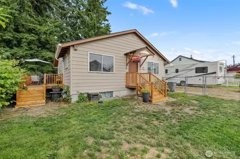 1301 Humphrey Ave W, Bremerton, WA 98312