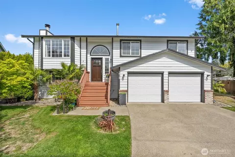 1818 Larkspur Ct SE, Puyallup, WA 98374