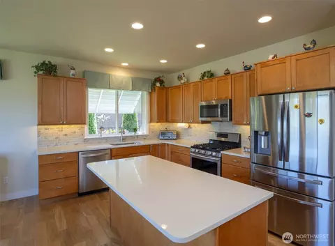 Kitchen - 71 Lillian Ridge Dr, Sequim, WA 98382 photo 2 of 5