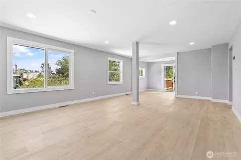 Living - 16974 Bradley Rd, Bow, WA 98232 photo 2 of 5