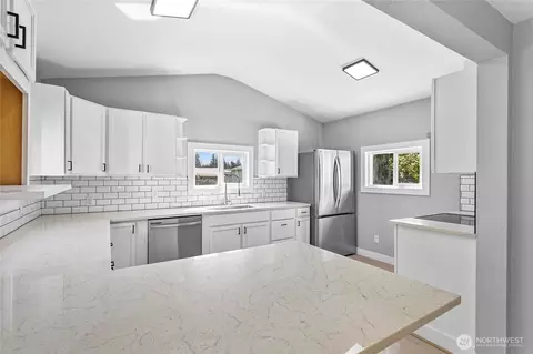 Kitchen - 16974 Bradley Rd, Bow, WA 98232 photo 2 of 5