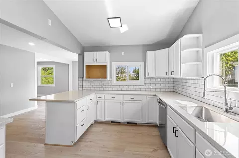 Kitchen - 16974 Bradley Rd, Bow, WA 98232 photo 1 of 5