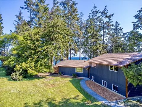 1079 Finn Hall Rd, Port Angeles, WA 98362