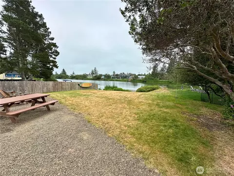 879 SE Albion Ave, Ocean Shores, WA 98569