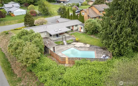 17503 SE 133rd St, Renton, WA 98059