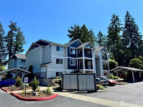 1407 Evergreen Park Dr SW #303, Olympia, WA 98502