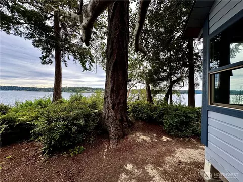8627 Fernwood St NE, Olympia, WA 98516