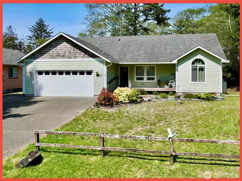 980 Mount Olympus Ave SE, Ocean Shores, WA 98569