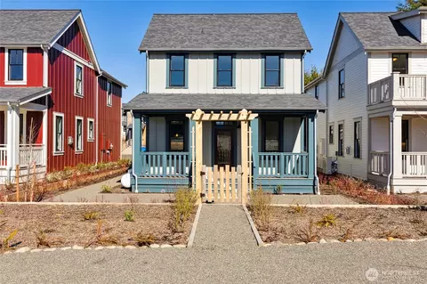 18 Spoke Ln, Pacific Beach, WA 98571