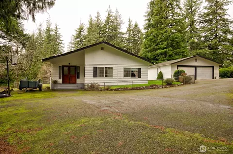 561 Ocean Beach Rd, Hoquiam, WA 98550