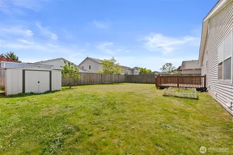 Exterior - 208 Nelsen St NE, Orting, WA 98360 photo 8 of 9