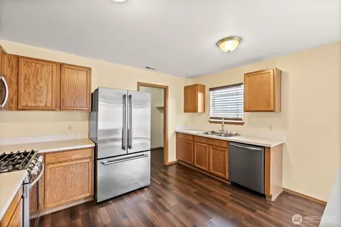 Kitchen - 208 Nelsen St NE, Orting, WA 98360 photo 1 of 4