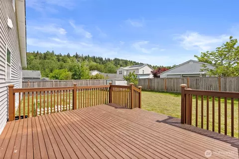 Exterior - 208 Nelsen St NE, Orting, WA 98360 photo 4 of 9