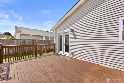 Exterior - 208 Nelsen St NE, Orting, WA 98360 photo 5 of 9