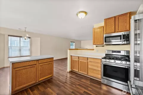 Kitchen - 208 Nelsen St NE, Orting, WA 98360 photo 3 of 4