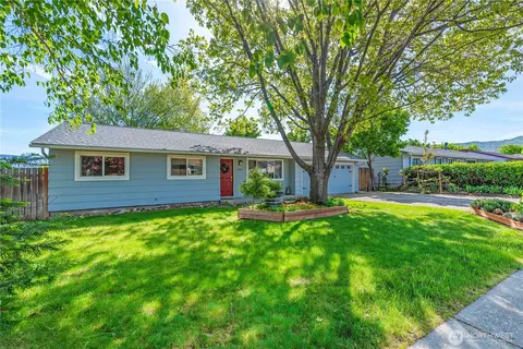 1205 Malaga Ave, Wenatchee, WA 98801