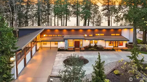 8277 Semiahmoo Dr, Blaine, WA 98230
