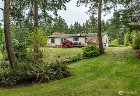8114 NEaglepoint Ln, Kingston, WA 98346