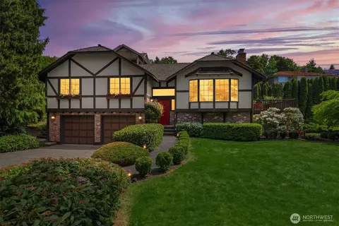 4562 54th Ave SW, Seattle, WA 98116