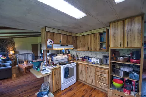 706 Jorgensen Rd, Onalaska, WA 98570 photo 2