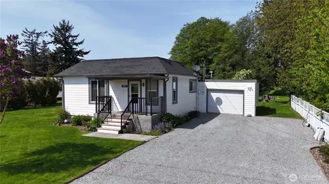 18071 W Mccorquedale Rd, Mount Vernon, WA 98273