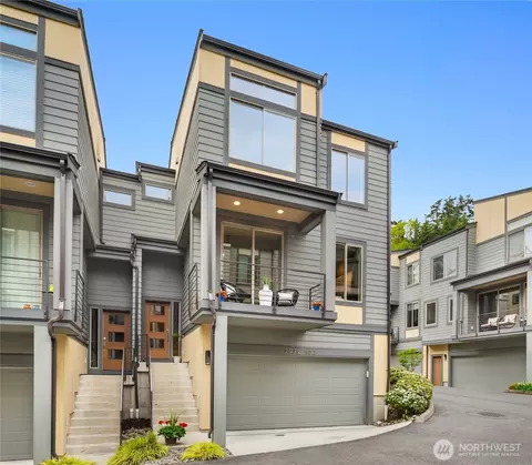 2972 76th Pl SE #102, Mercer Island, WA 98040