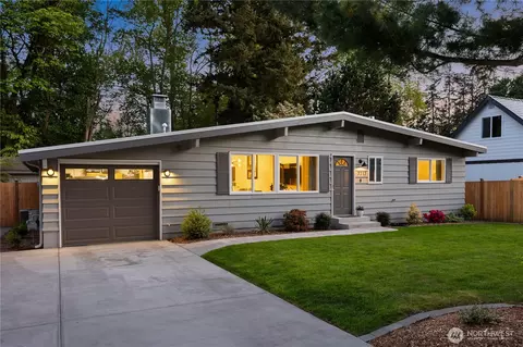 7717 NE 142nd Pl, Kirkland, WA 98034