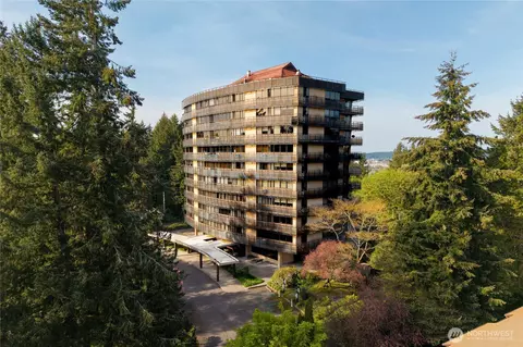 1910 Evergreen Park Dr NW #304, Olympia, WA 98502