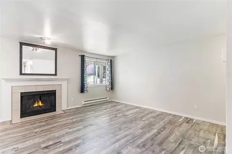 15415 35th Ave W #F105, Lynnwood, WA 98087