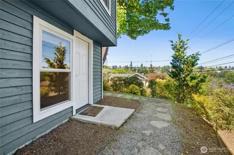 3003 E Pine St, Seattle, WA 98122 photo 17