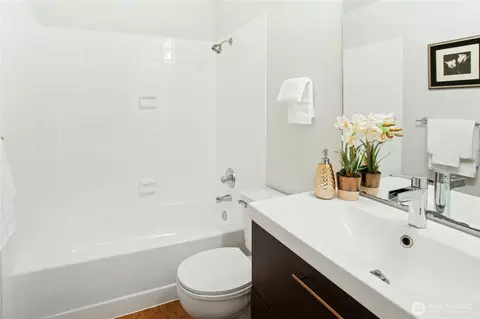 3003 E Pine St, Seattle, WA 98122 photo 27