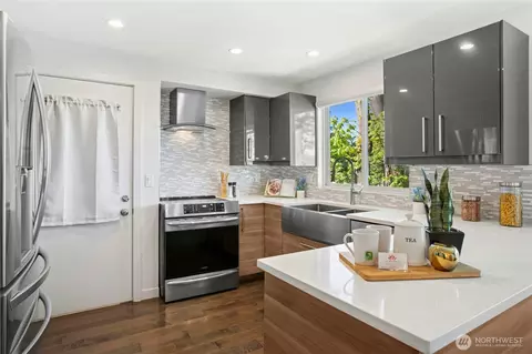 3003 E Pine St, Seattle, WA 98122 photo 8