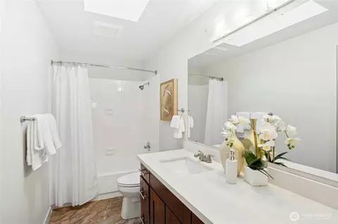 3003 E Pine St, Seattle, WA 98122 photo 12