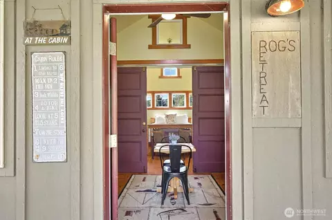 16 School House Rd, Cathlamet, WA 98612