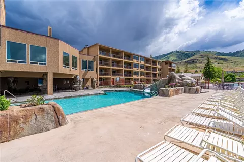 322 W Woodin Ave #204, Chelan, WA 98816