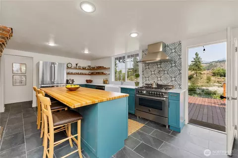 Kitchen - 8 Beulah Rd, Carlton, WA 98814 photo 2 of 3