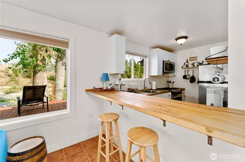 Kitchen - 8 Beulah Rd, Carlton, WA 98814 photo 3 of 3