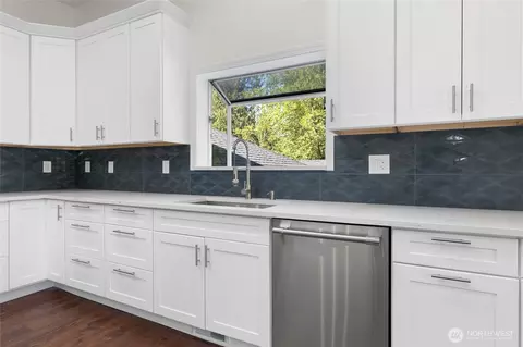 Kitchen - 23615 38th Ave E, Spanaway, WA 98387 photo 2 of 3