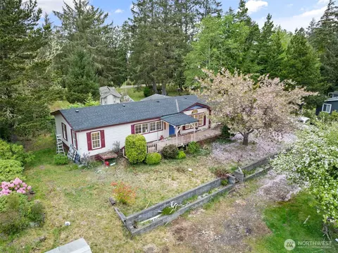 28705 Y Ln, Ocean Park, WA 98640