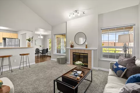 14007 NE 181st #C304, Woodinville, WA 98072